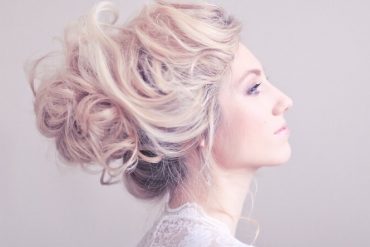 How to choose the right hairstyle for your wedding photoshoot?